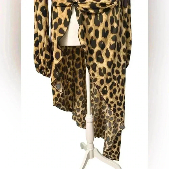 SHEIN Cheetah print top asymmetrical with v neck side zipper in black & tan LG - Picture 2 of 11